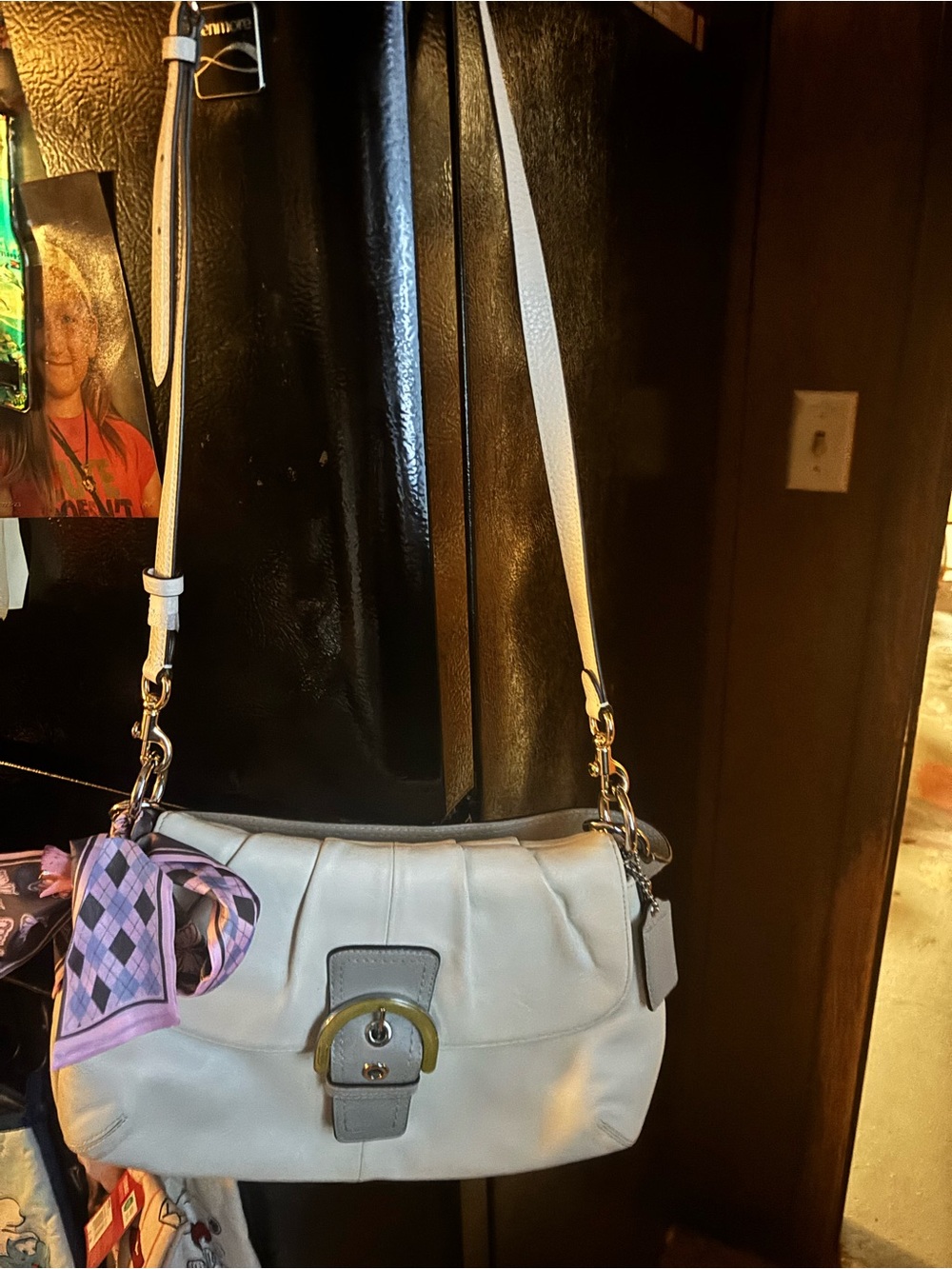 Coach y2k soho bag Women’s Cream Leather Shoulder Bag with Buckle